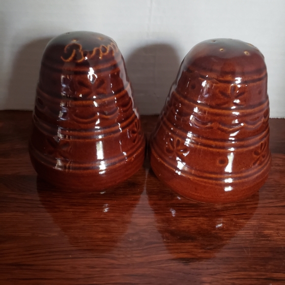 Vintage Marquest Daisy & Dot Ceramic Salt & Pepper Shakers - Picture 2 of 7